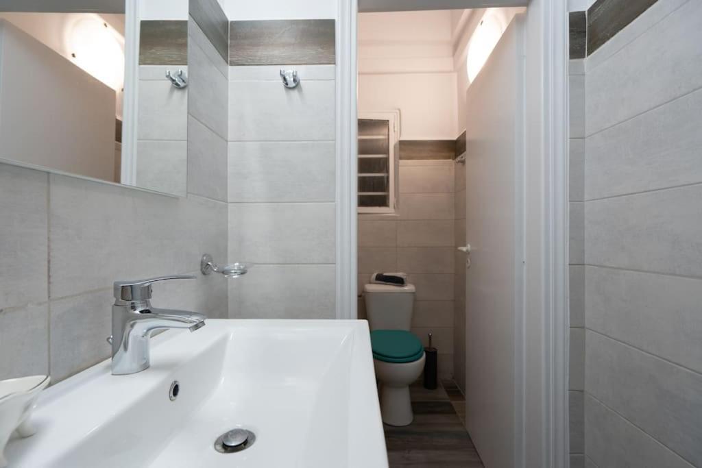 Апартаменты Metaxourgio 2Nd Floor Афины Экстерьер фото